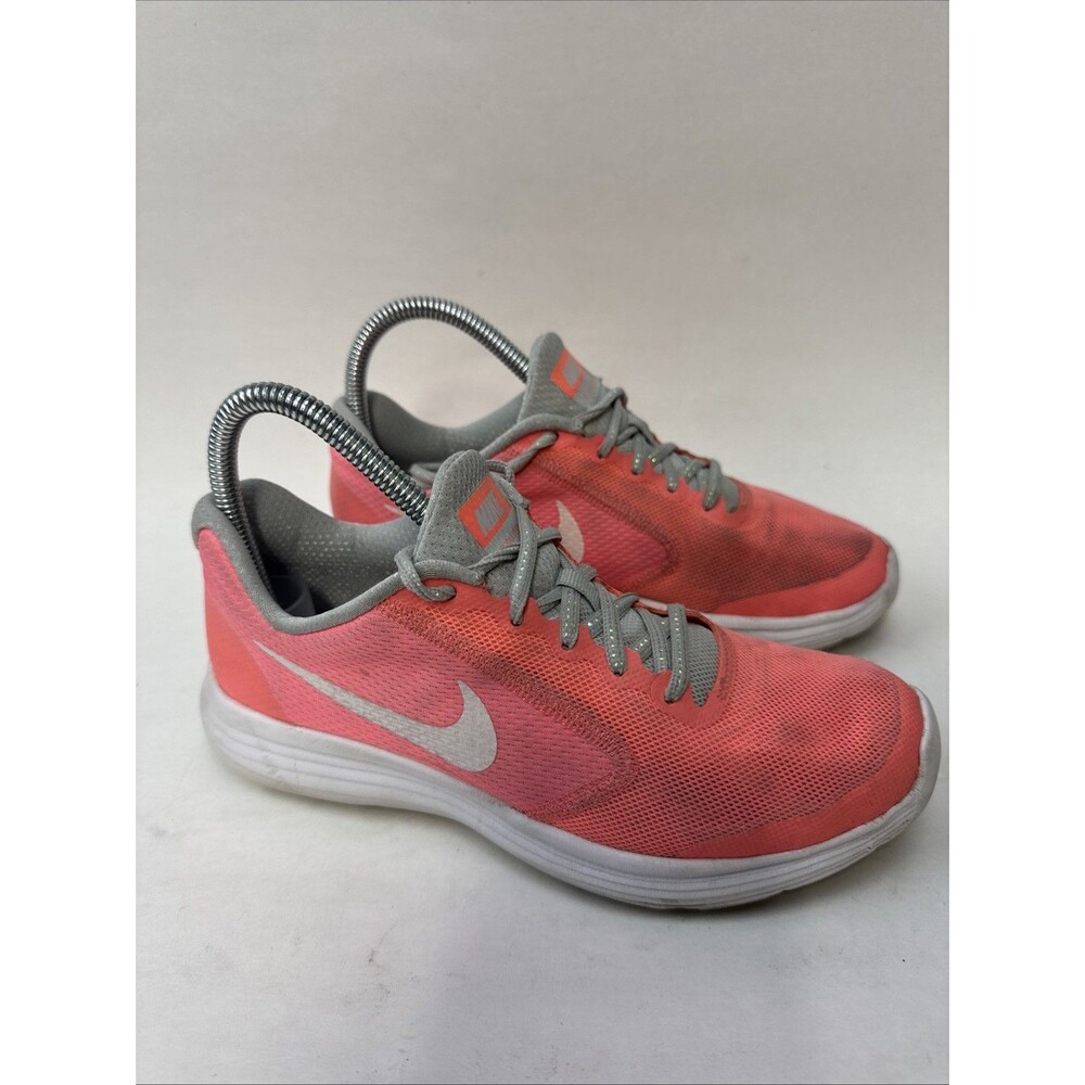 Nike Revolution 3 SE Low Lava Glow Size 5 Youth 859602-600 Pink Gray